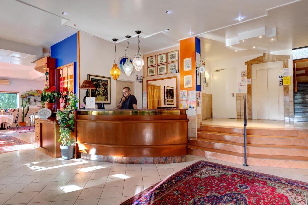Hotel Frank リド・ディ・イエゾロ エクステリア 写真